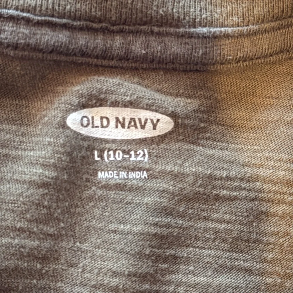 EUC Old Navy pocket t-shirt, sz L